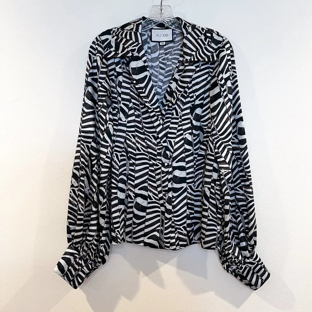 ALEXIS Satin Brown Animal Print Button Down Designer Collared Shirt Blouse XS - Picture 2 of 9